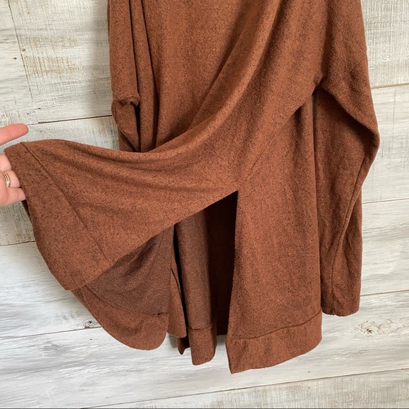 1.4.3. Story By Lineup Brown Cold Shoulder Sweater - Picture 4 of 7